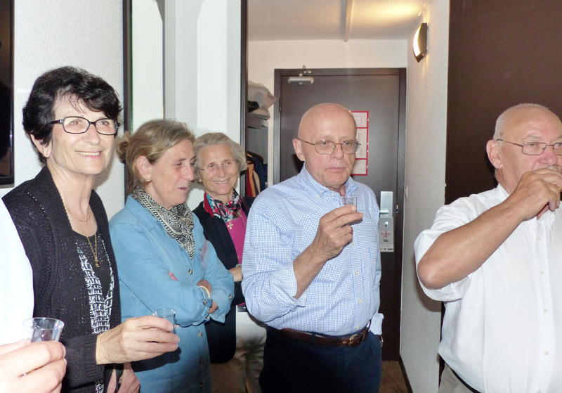 8_P1040590 (Clement).jpg - La tradition du choum , dans les « chambrées (?) » perdure !